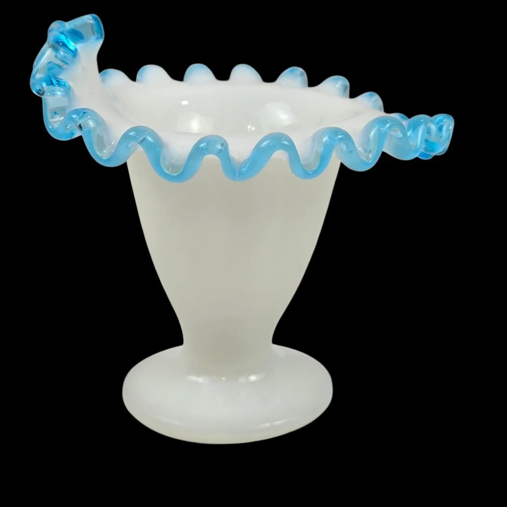 Vintage Fenton Milk Glass Ruffled Fan Edge Aqua Blue Crest Bud Vase MINT COND